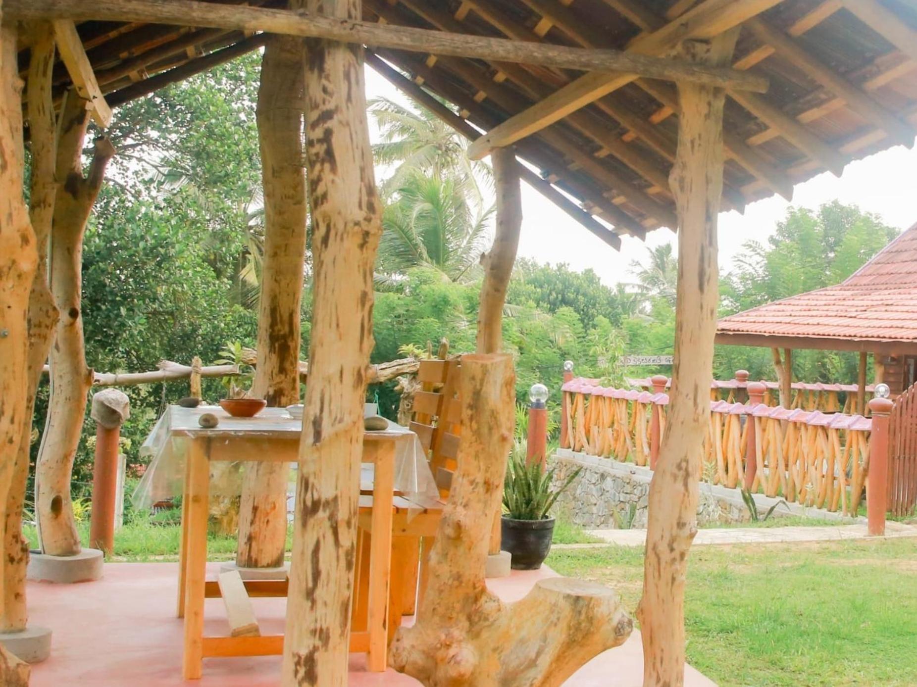 Blue Ocean Tree House Hiriketiya Villa Zuid-Dikwella Buitenkant foto